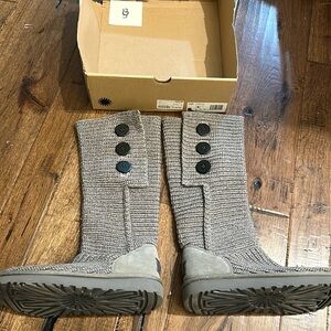 UGG Grey Classic Cardy women’s boots size 8